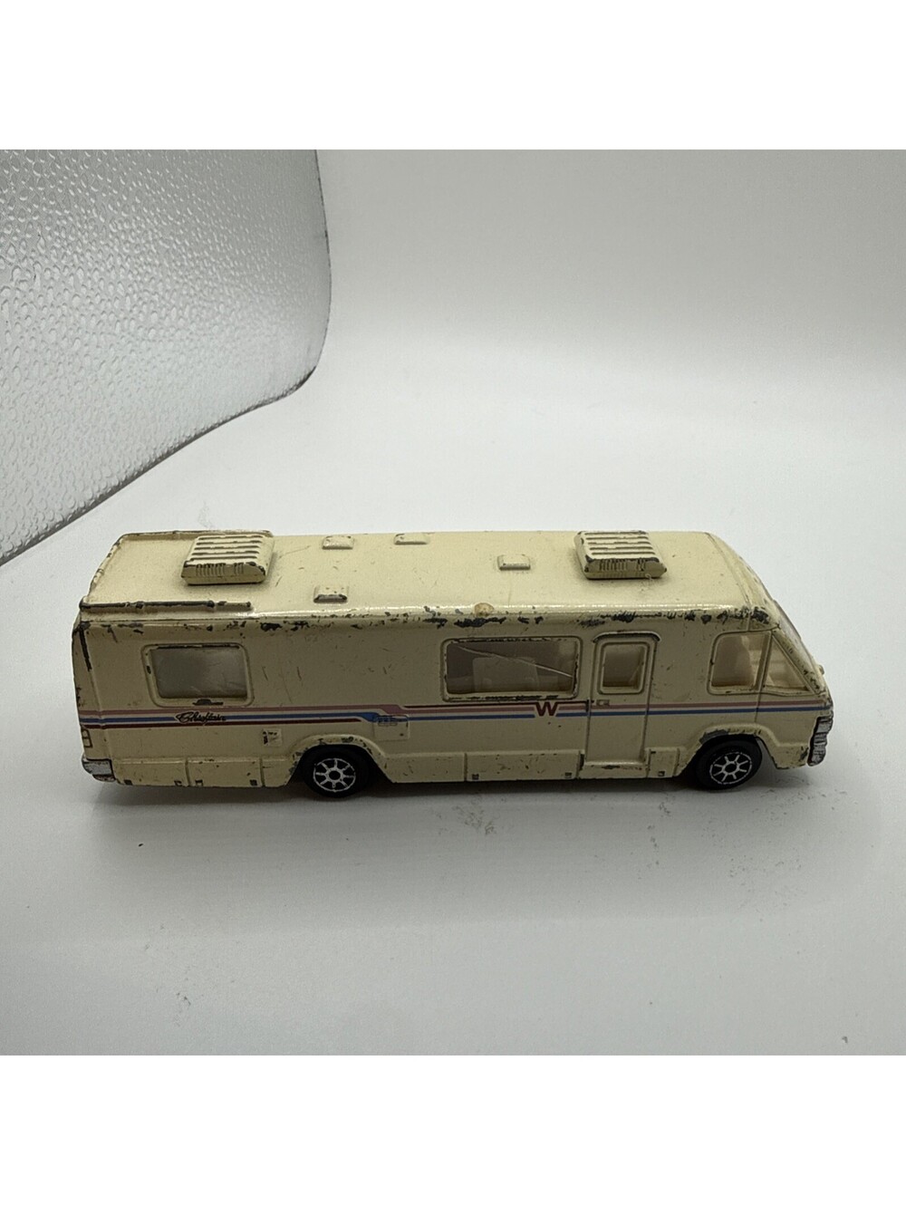 Road Champs Winnebago Die-cast Metal Chieftan White 5" Long *Played with*